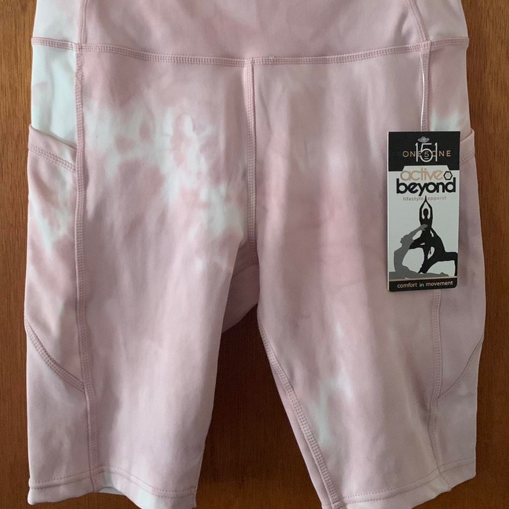 m light pink & white tie dye biker shorts w/ side pockets